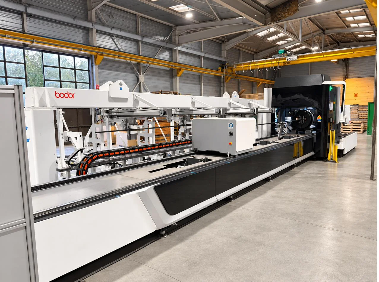 Laser tube Bodor dans l'atelier de Bléneau